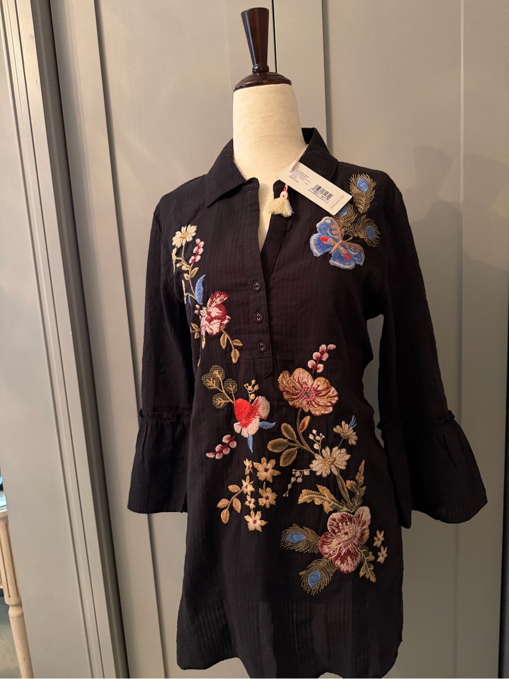 NWT Johnny Was Black Embroidered Floral BLOUSE with Multicolor Blooms